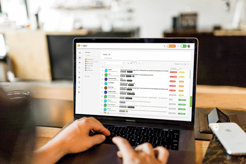 Univerzálna doručovacia schránka LiveAgent na obrazovke počítača