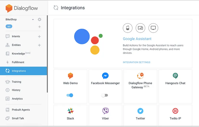 Rozhranie Dialogflow zobrazujúce sekciu Integrácie s Google Assistant a rôznymi možnosťami platformy na posielanie správ, ako sú Facebook Messenger, Slack a Twitter.