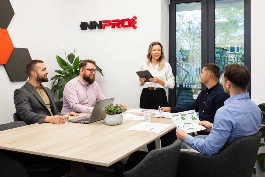 Tím INNPRO v kancelárskom prostredí